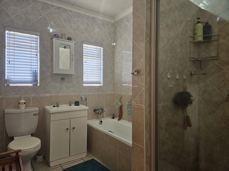 2 Bedroom Property for Sale in Riviera Northern Cape